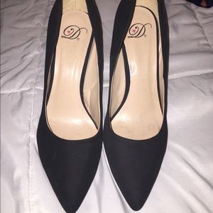Black stilettos| never worn